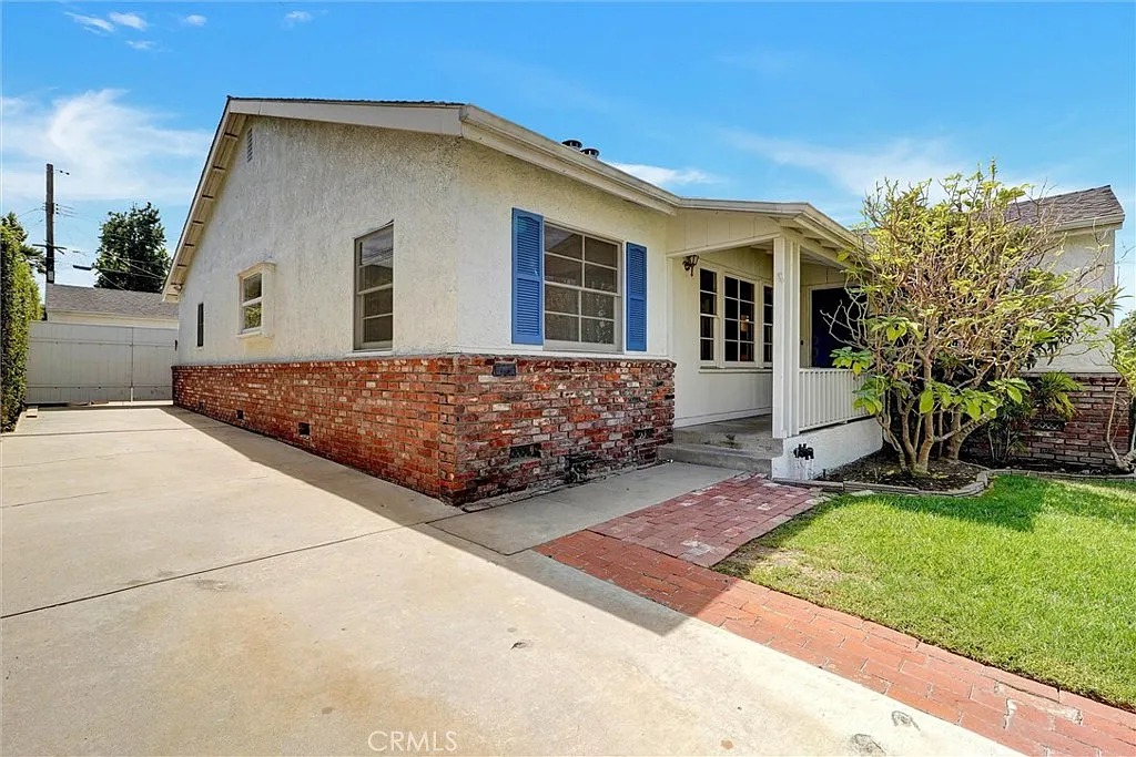 3 bed, 2.5 bath, 1885 sqft, $6,500 — Photo 3