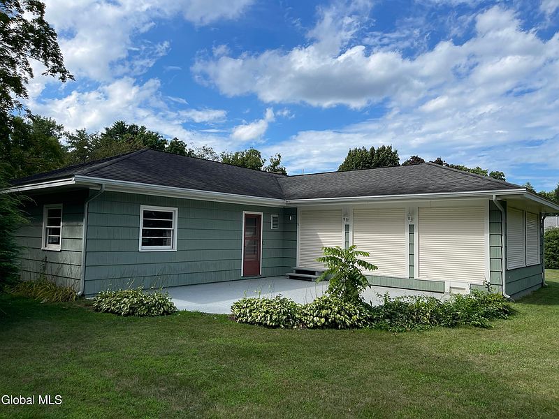3rd image of 44 Meadowview Road Road