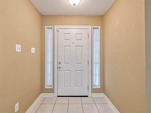 3rd image of 2625 Village Way Dr