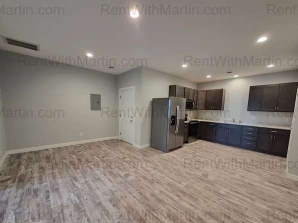 16 S Frederick, 16 S Frederick Ave #1, Oelwein, IA 50662