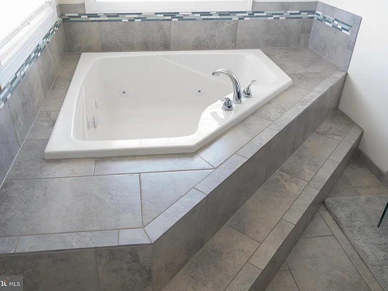 101 Seth Dr — Photo 23
