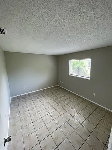 4130/4132/4134 Washington Avenue - 4130 — Photo 3