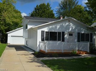 1054 Lloyd Ave, Aurora, OH 44202