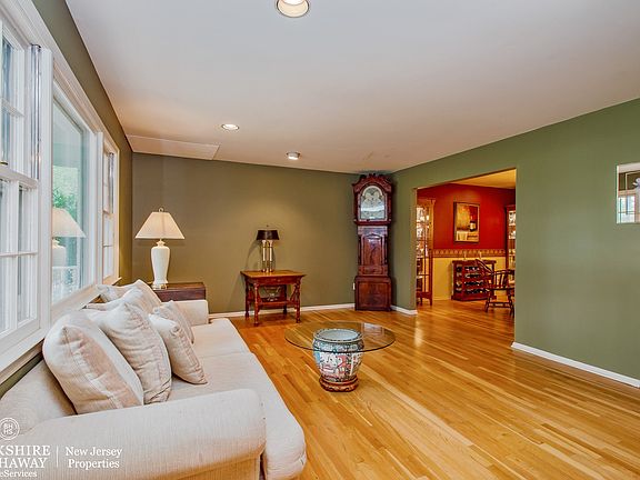Living Room-alternative view