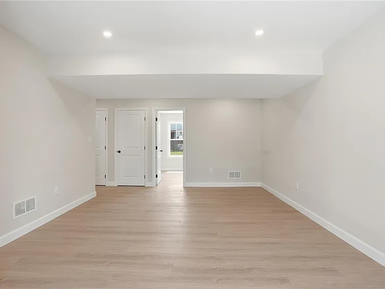 2905 Roosevelt St — Photo 39