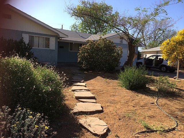 1st image of 3913 Palomas Ct NE