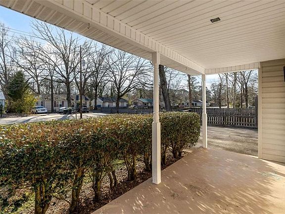 2nd image of 724 Charlton St NW