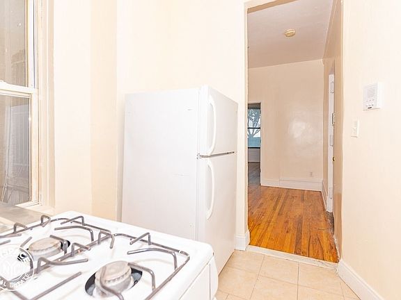 4th image of 1508 Bedford Ave APT 2B