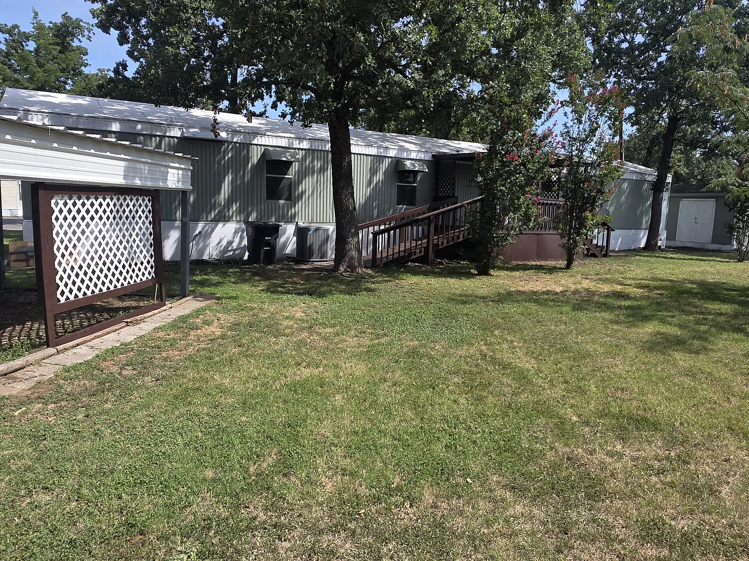 3 bed, 1216 sqft, $1,850 — Photo 2
