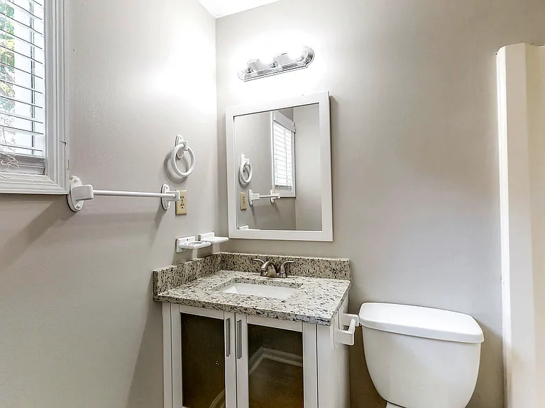 Floor 2 - Full Bathroom 2