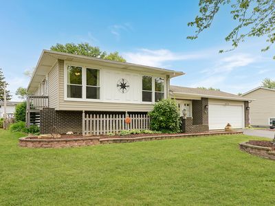 7135 Hawthorne Ave, Woodridge, IL, 60517