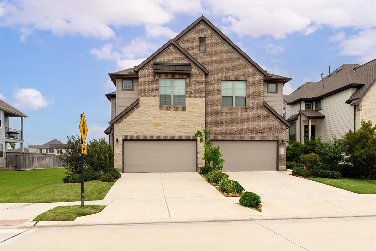Building Photo - 1607 Rustling Creek Dr
