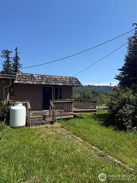 4th image of 13722 Center Road