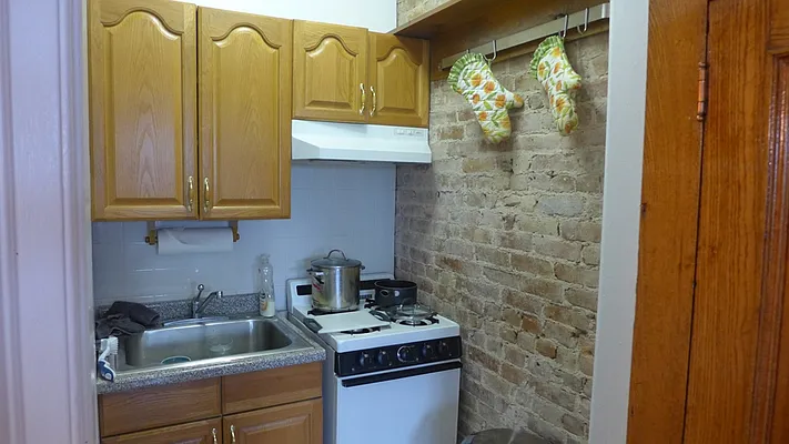 Rented by Garfield Realty  | media 16