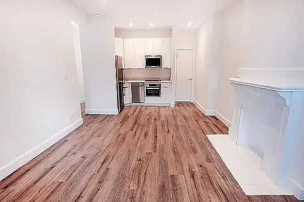 Rented by REAL New York | media 3