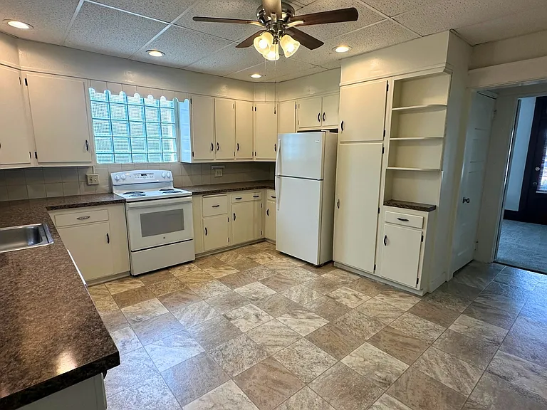 288 W Main St — Photo 8