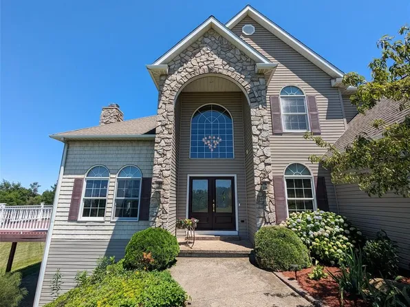 6727 Macoun Way, North East, PA 16428