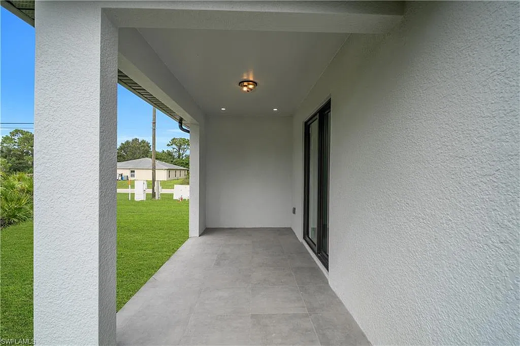 6 bed, 4.0 bath, 1197 sqft, $1,900 — Photo 4