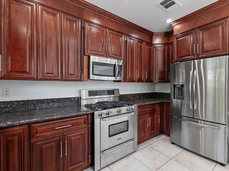 17434 Emelita St — Photo 19