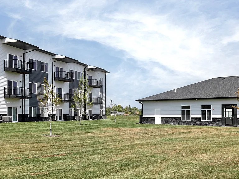 Cross Creek Apartments — Photo 39