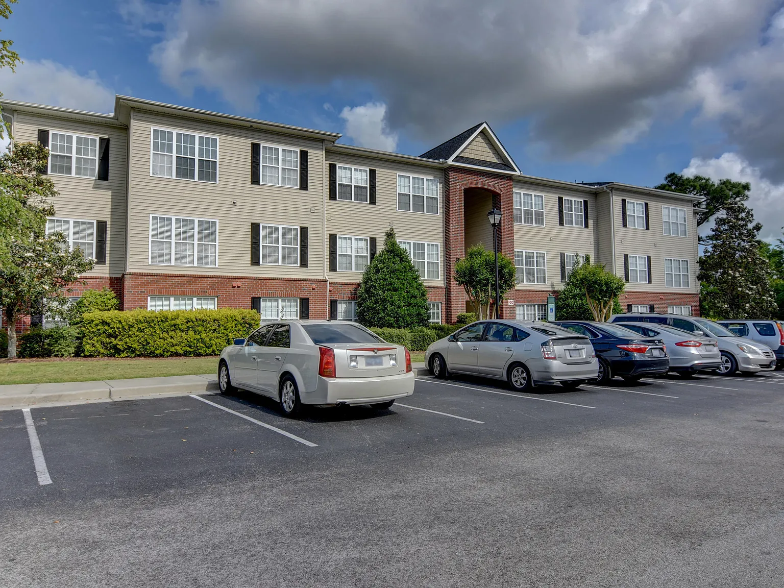 2 bed, 2.0 bath, $1,475 — Photo 2
