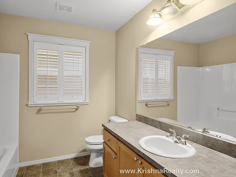 491 NE 63rd Way — Photo 19
