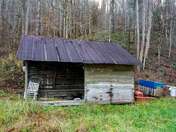 5th image of 709 Johns Creek Rd