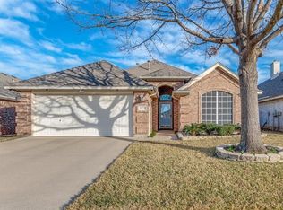 9125 Autumn Falls Dr, Fort Worth, TX 76118