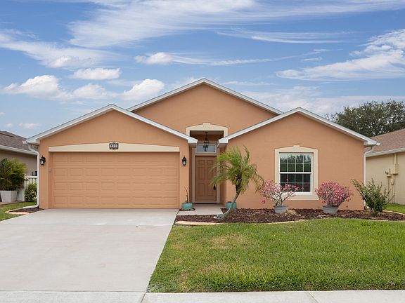2nd image of 600 Wickham Lakes Dr