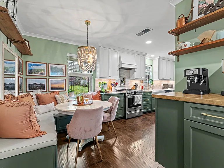 9854 Estate Ln — Photo 11