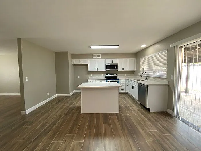3510 W Carla Vista Dr — Photo 8