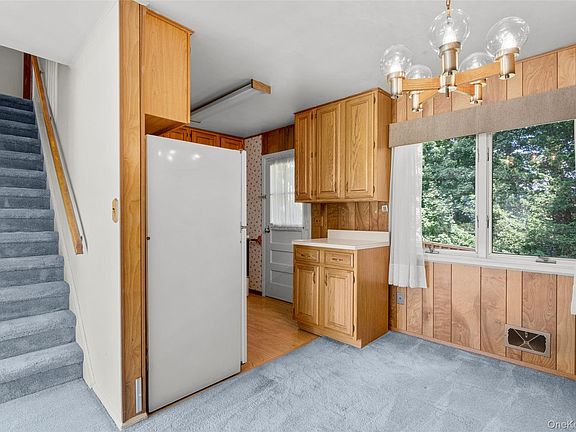5th image of 127 Rita Drive