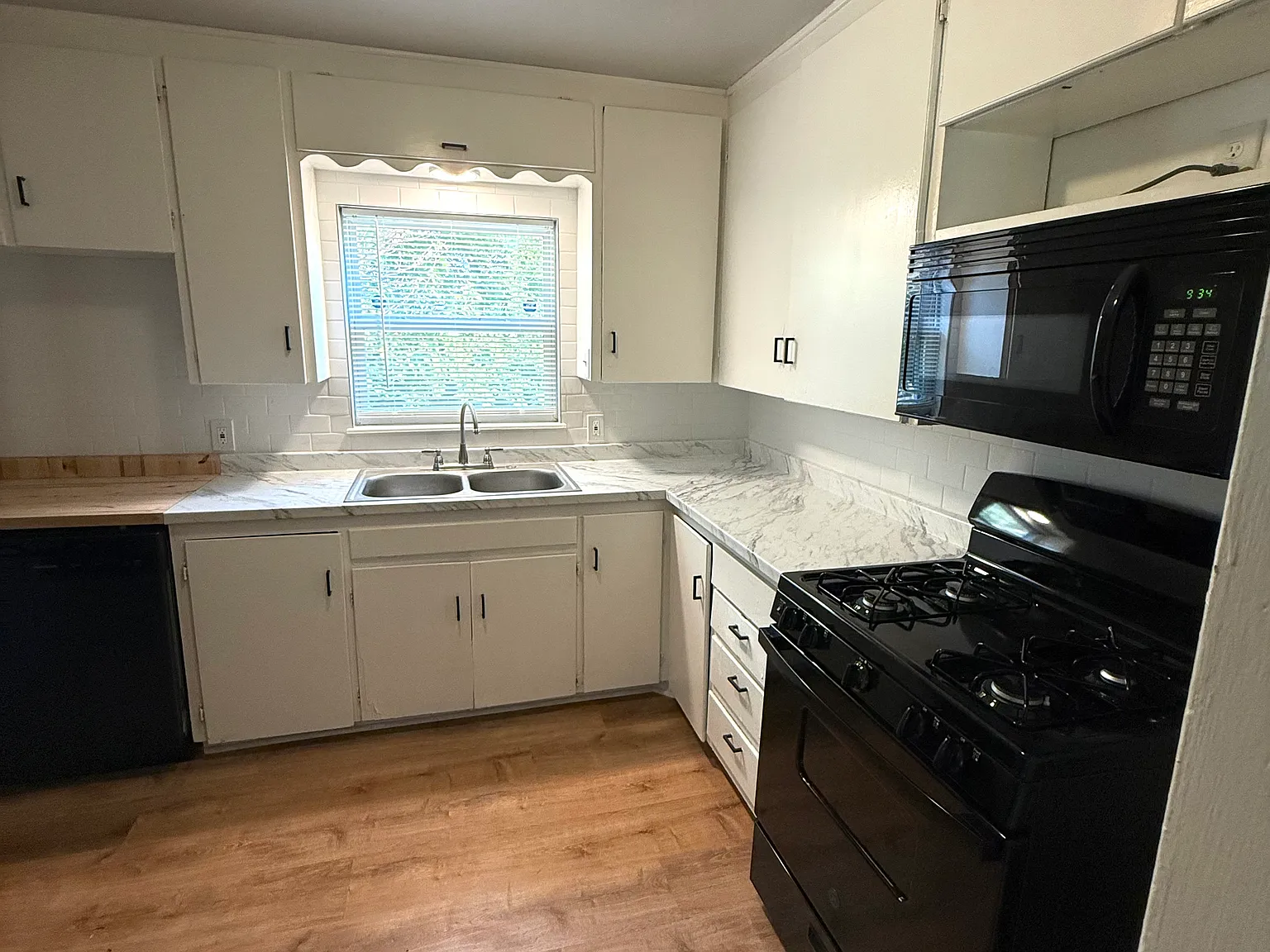 4 bed, 1200 sqft, $1,500 — Photo 4