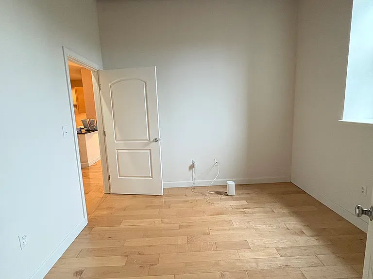 52 Lawrence Dr #314 — Photo 12