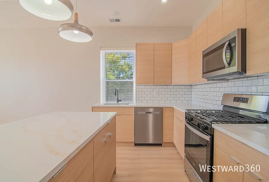1546 N Homan / 3 bed - 2 bath / Humboldt Park / Brand New — Photo 2