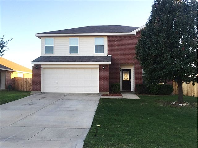 1st image of 543 Cantebury Park Ln