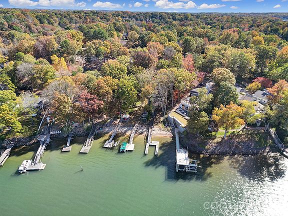 3rd image of 7005 Tega Cay Dr