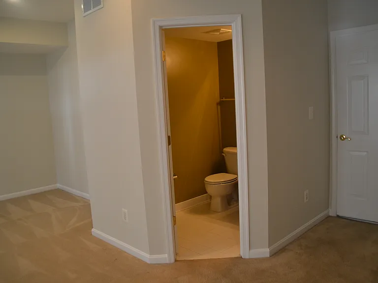 21958 Windy Oaks Sq — Photo 22