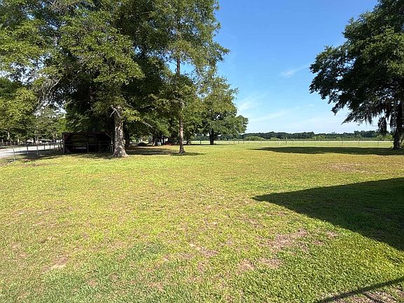 3rd image of 21 Airport Subdivision Rd