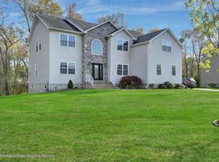 5 Rapids Dr, Jackson, NJ 08527