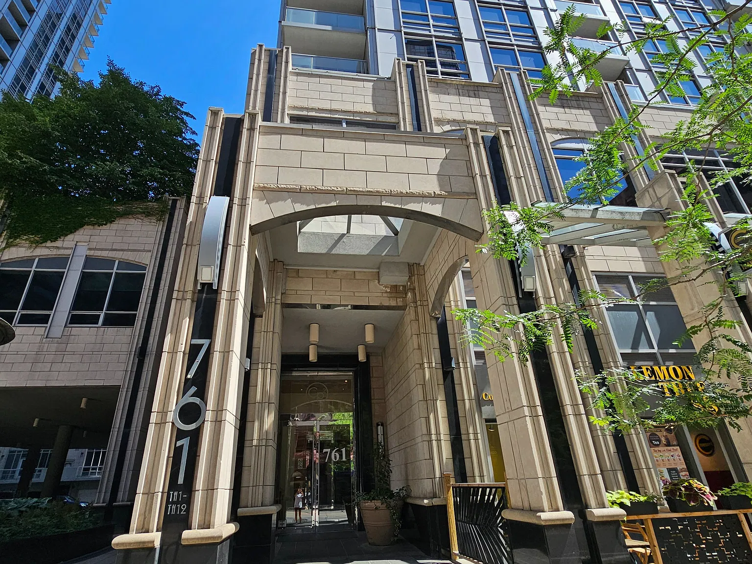 1 bed, $2,400 — Photo 1