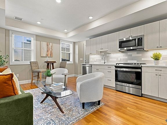 3rd image of 89 Prescott St #B