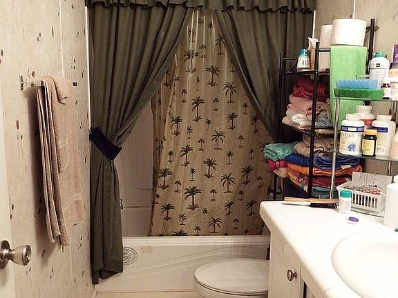 4th image of 550 Queen Palm Dr