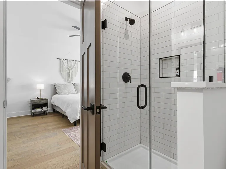 108 Glendale Ave — Photo 6