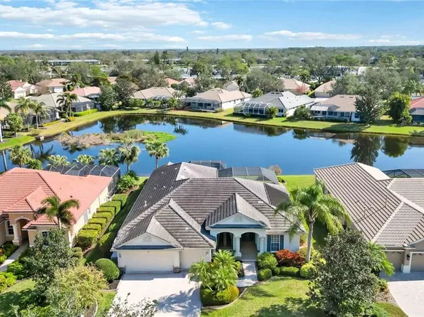 4921 Woodhurst Dr, Sarasota, FL 34243