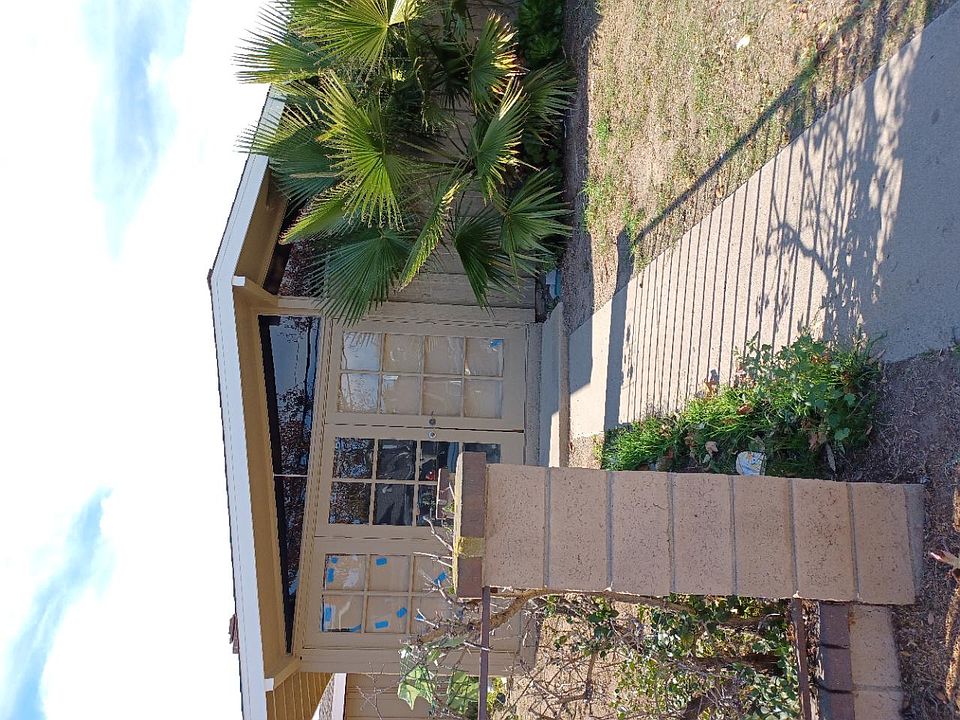 1st image of 702 Center St