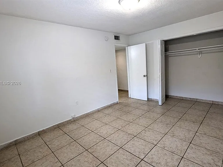3525 SW 25th Ter #1 — Photo 16