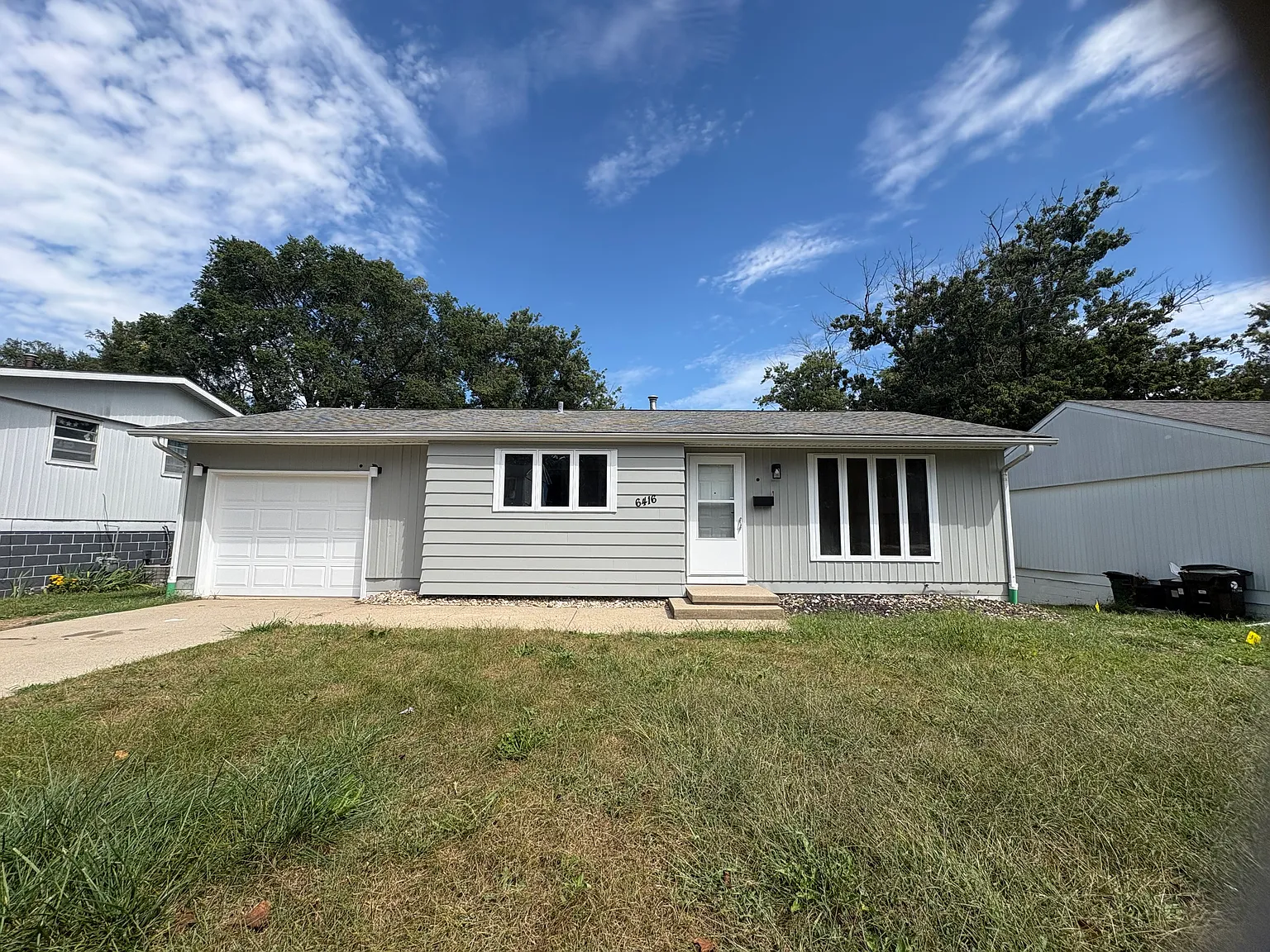 3 bed, 903 sqft, $1,670 — Photo 1