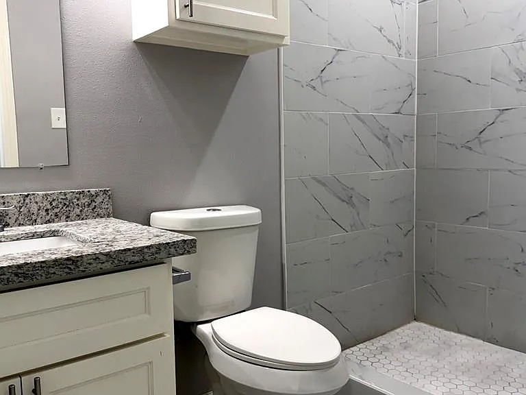821 W Matz Ave #B — Photo 4
