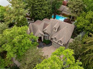 106 Appleby Pl, Burlington, ON L7L 2X1